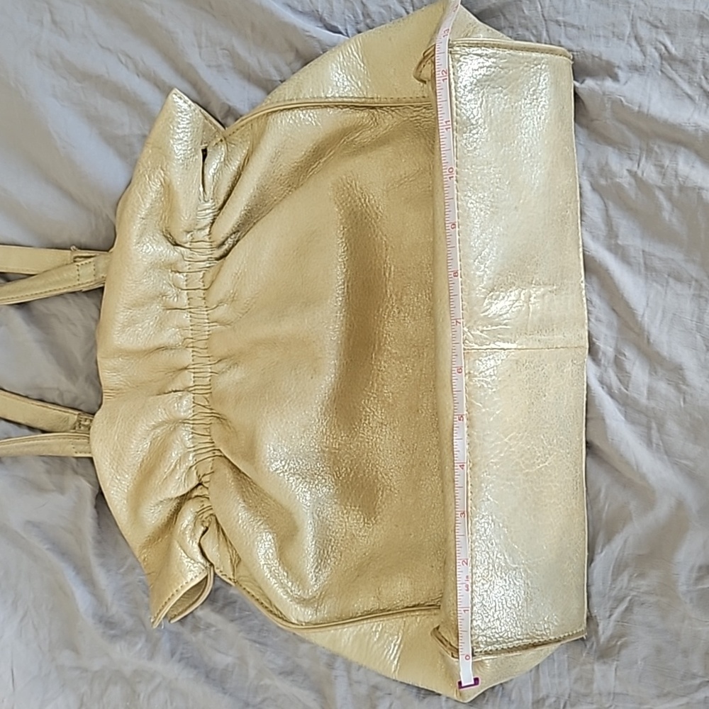 HOBO International Caliber in pearled silver metallic leather - Picture 7 of 16